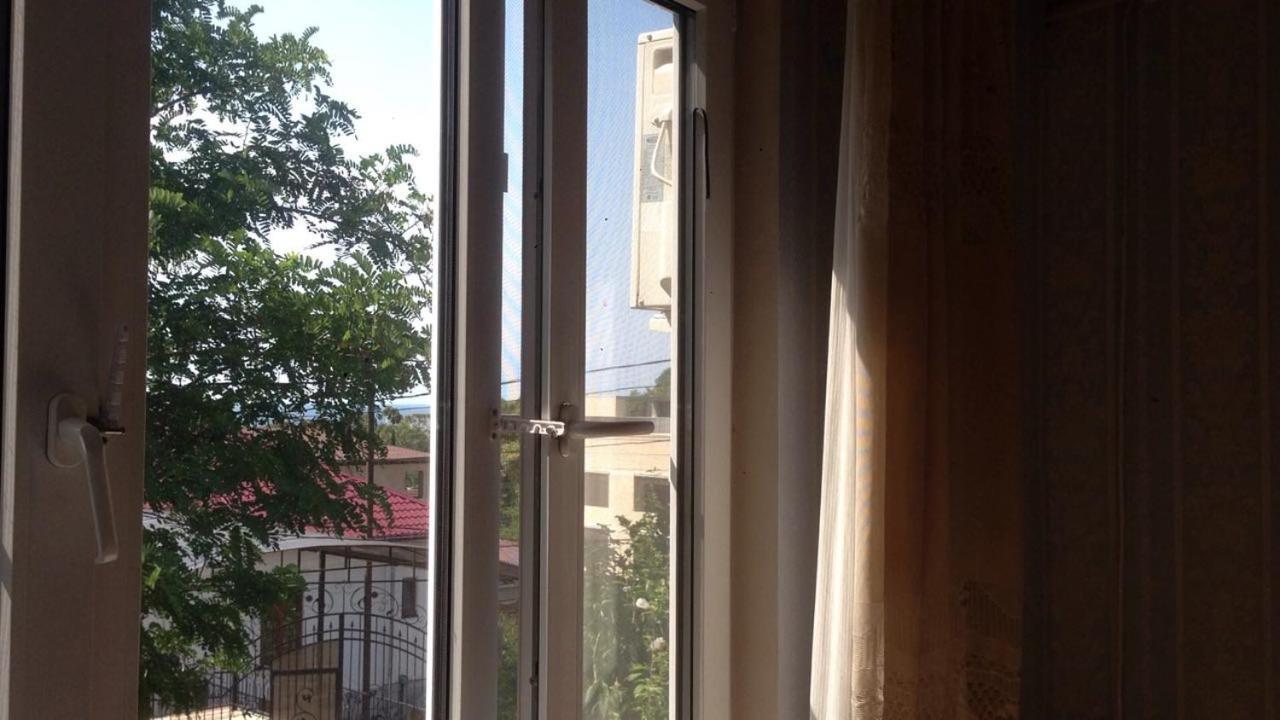У Людмилы Гагра Екстериор снимка
